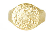 Large signet ring, 15mm hammered gold disc