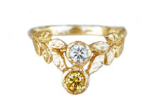 Golden leaf wreath band with yellow and white diamond