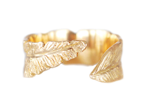 Sculpted gold feather wedding band in open design to fit different sizes